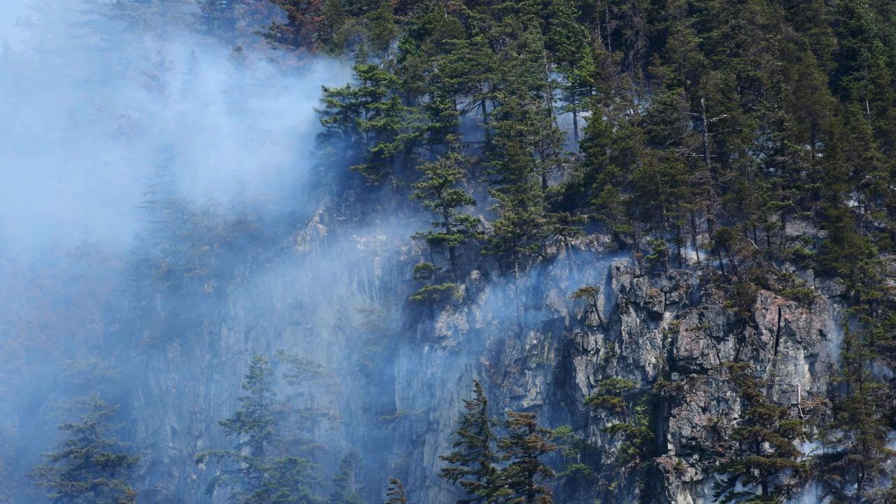 Washington state's transportation department said a separate brush fire has closed 13 kilometres of State Route 14, which also runs along the Columbia River