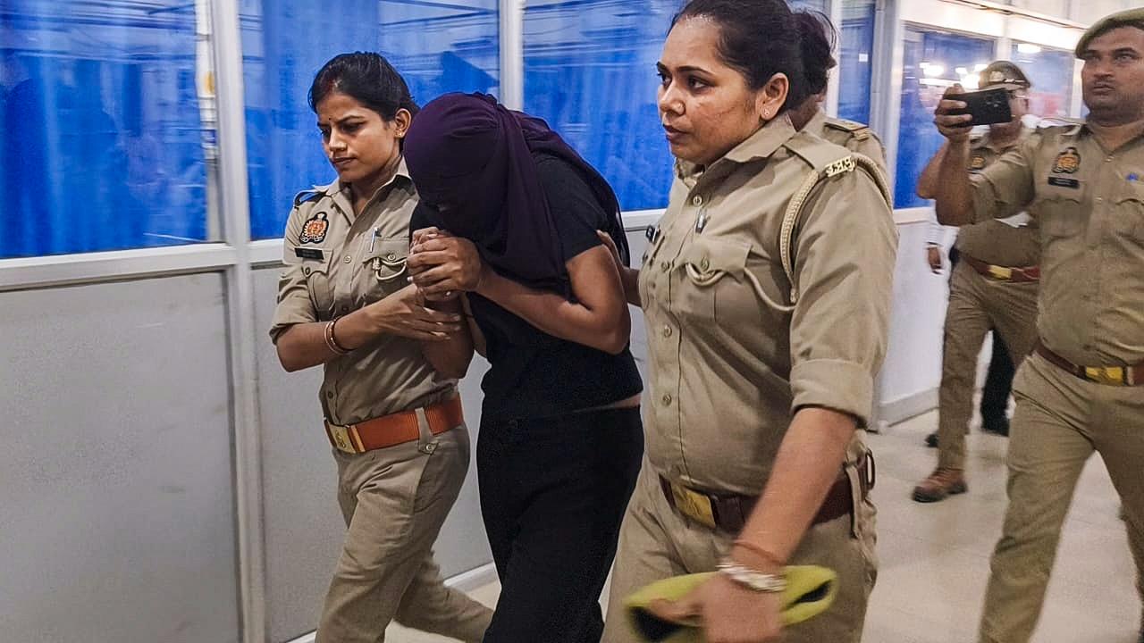 Police to reconstruct crime scene with deceased's arrested wife, aides