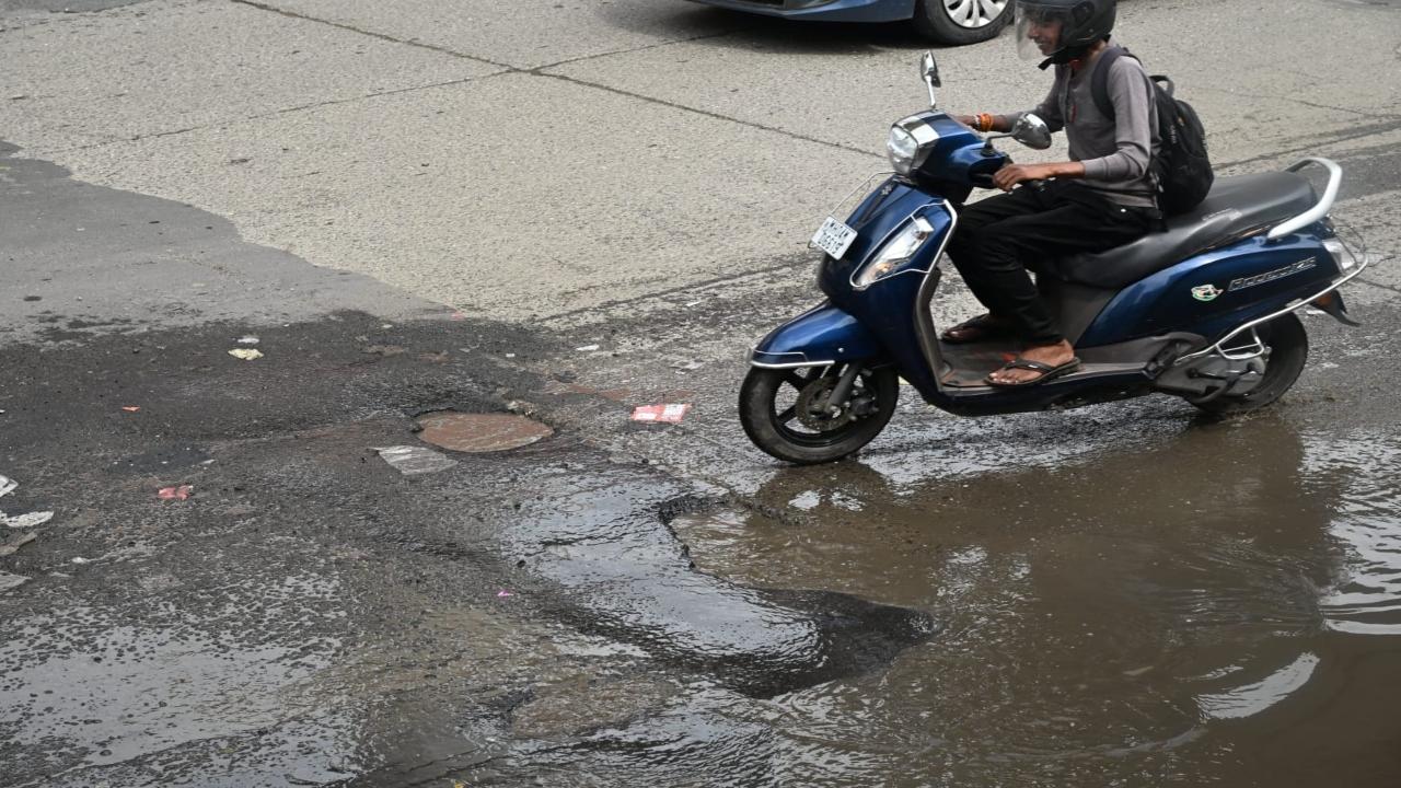 They have also attributed the emergence of potholes to the use of substandard construction material, lack of road maintenance and heavy traffic 