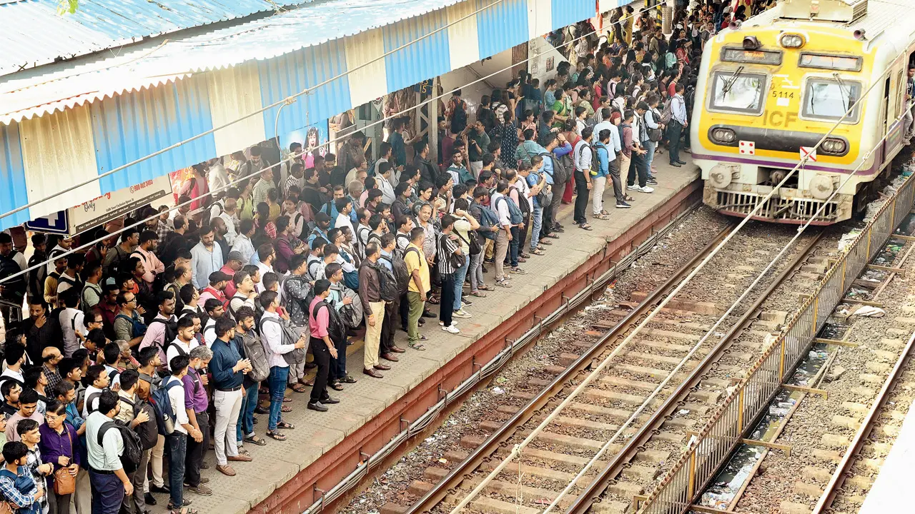 Mumbai: New non-AC trains with doors spark commuter safety debate