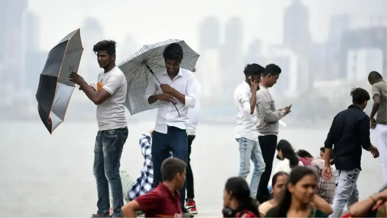 Mumbai weather updates: City to experience moderate showers this week