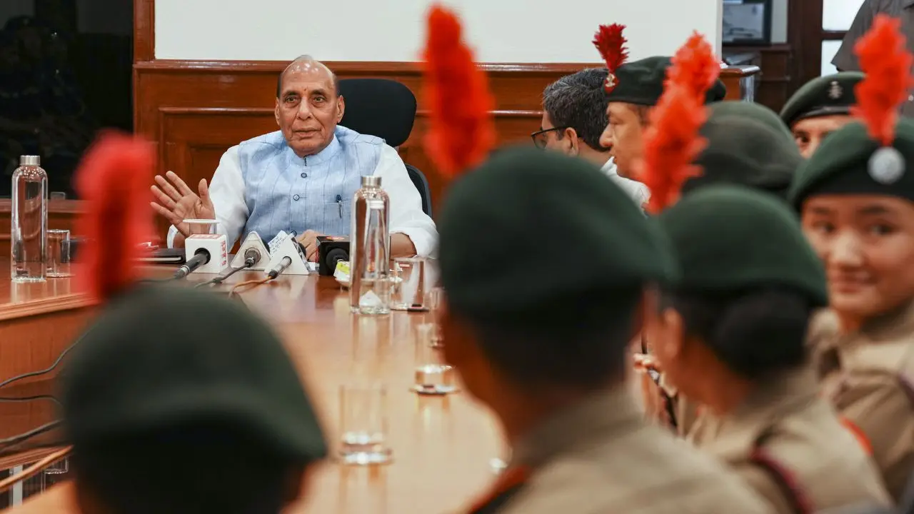 Defence Minister honour NCC Everest Cadets for historic achievement