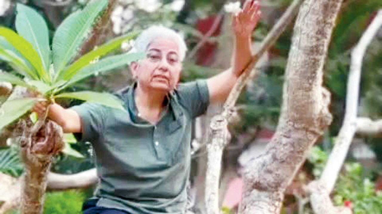 Renee Vyas conducts a nature education session