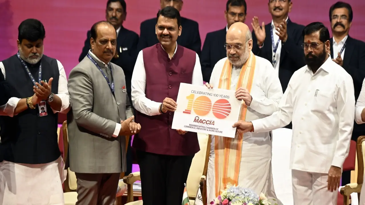 'UPA abandoned Mumbai to its fate, Mahayuti saved it with massive investments'
