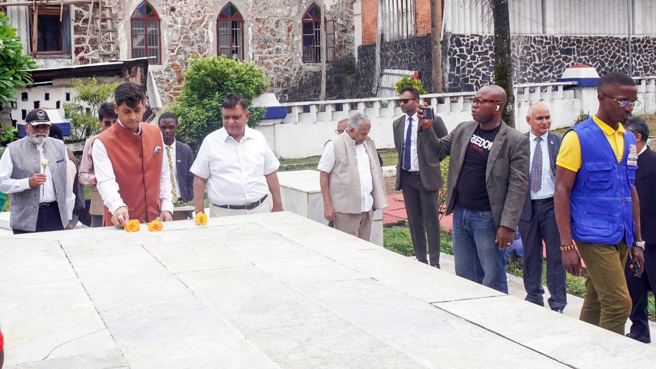 The delegation also visited the Gurudwara Sahib in Monrovia and offered prayers