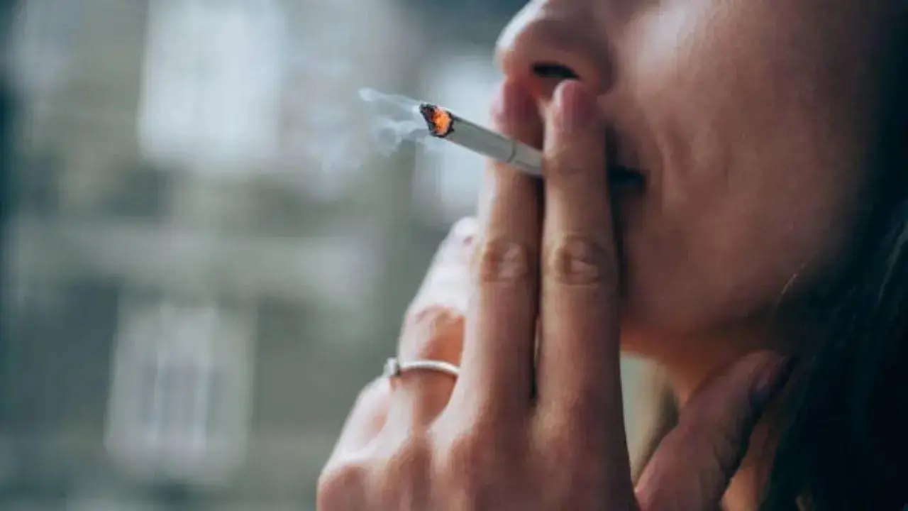 Smoking threatens women's reproductive health say Indian doctors