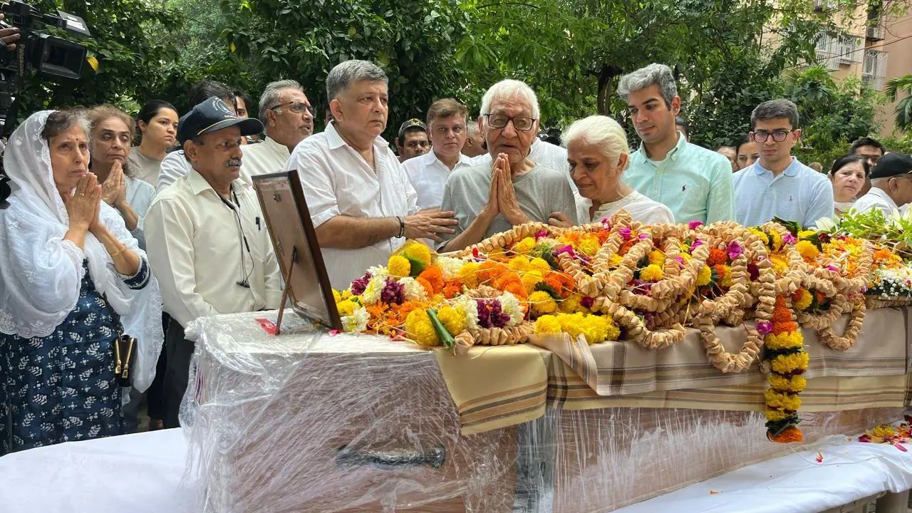 IN PHOTOS: Captain Sumeet Sabharwal's final rites held in Mumbai