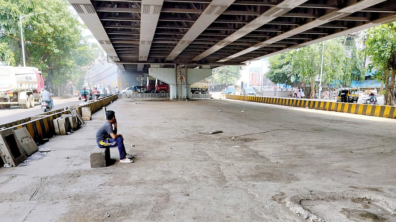 Mumbai: Khatara cars cleared from under Andheri’s Teli Gali flyover