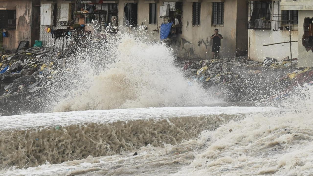 A high tide measuring 4.73 metres hit the coast at 1.40 pm on Friday while another of 4.05 metres was anticipated on Saturday at 1.26 am