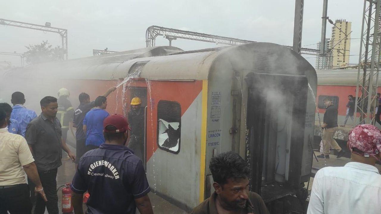 Fire in Daund-Pune shuttle train; no injuries reported
