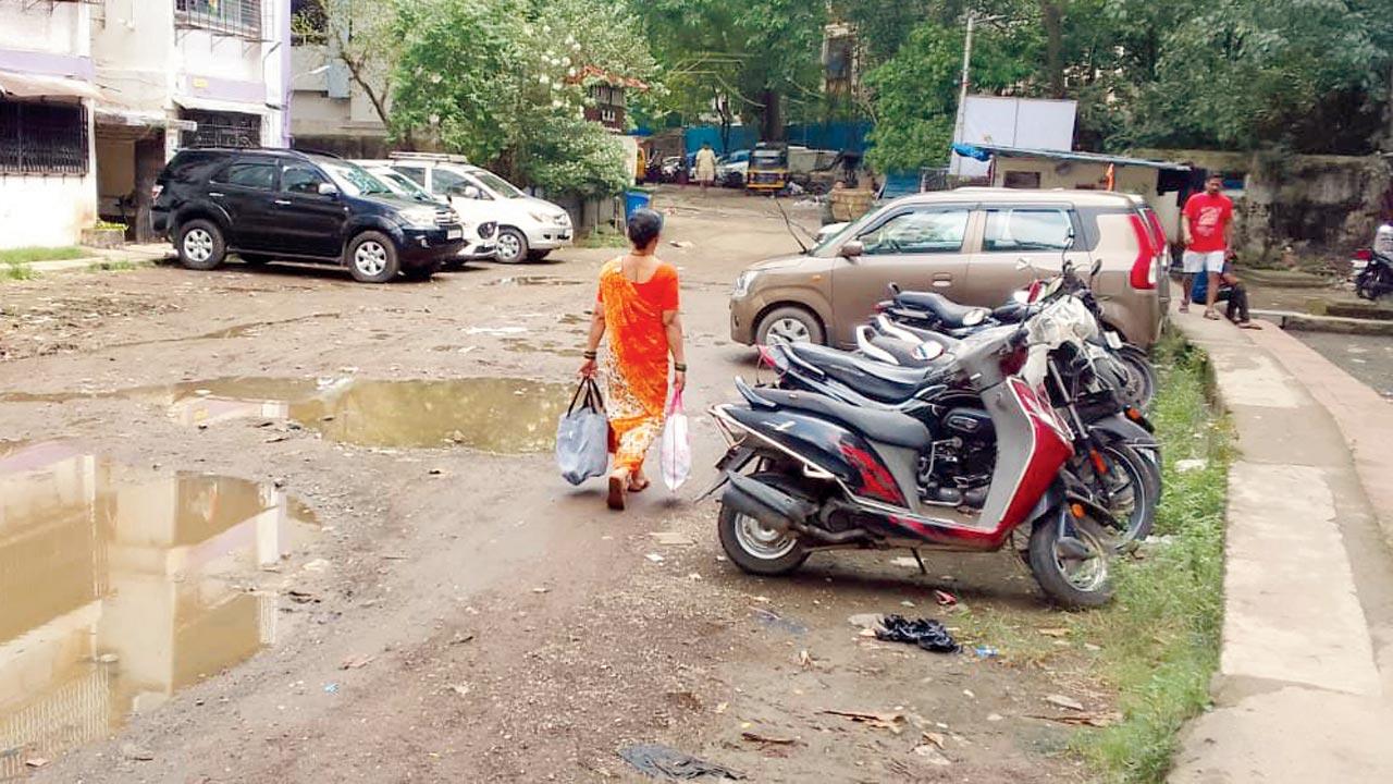 Waterlogging on the road as seen after a heavy downpour. Pic/Eeshanpriya MS