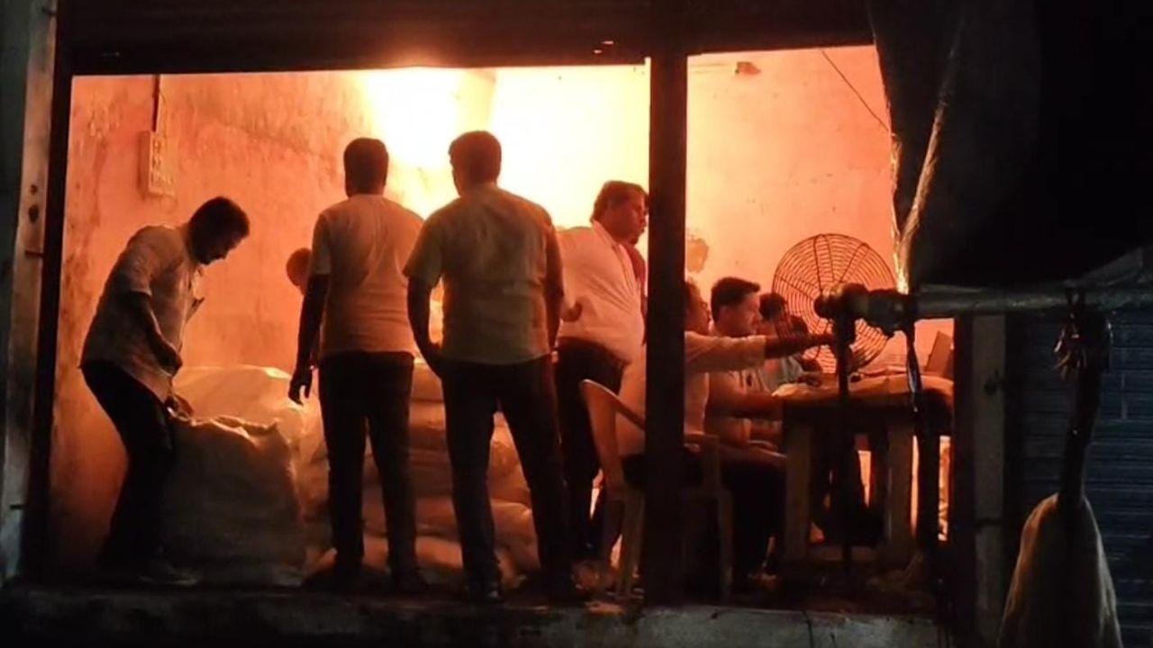 Mumbai: Shivajinagar Police raids tobacco godown, seizes contraband worth lakhs