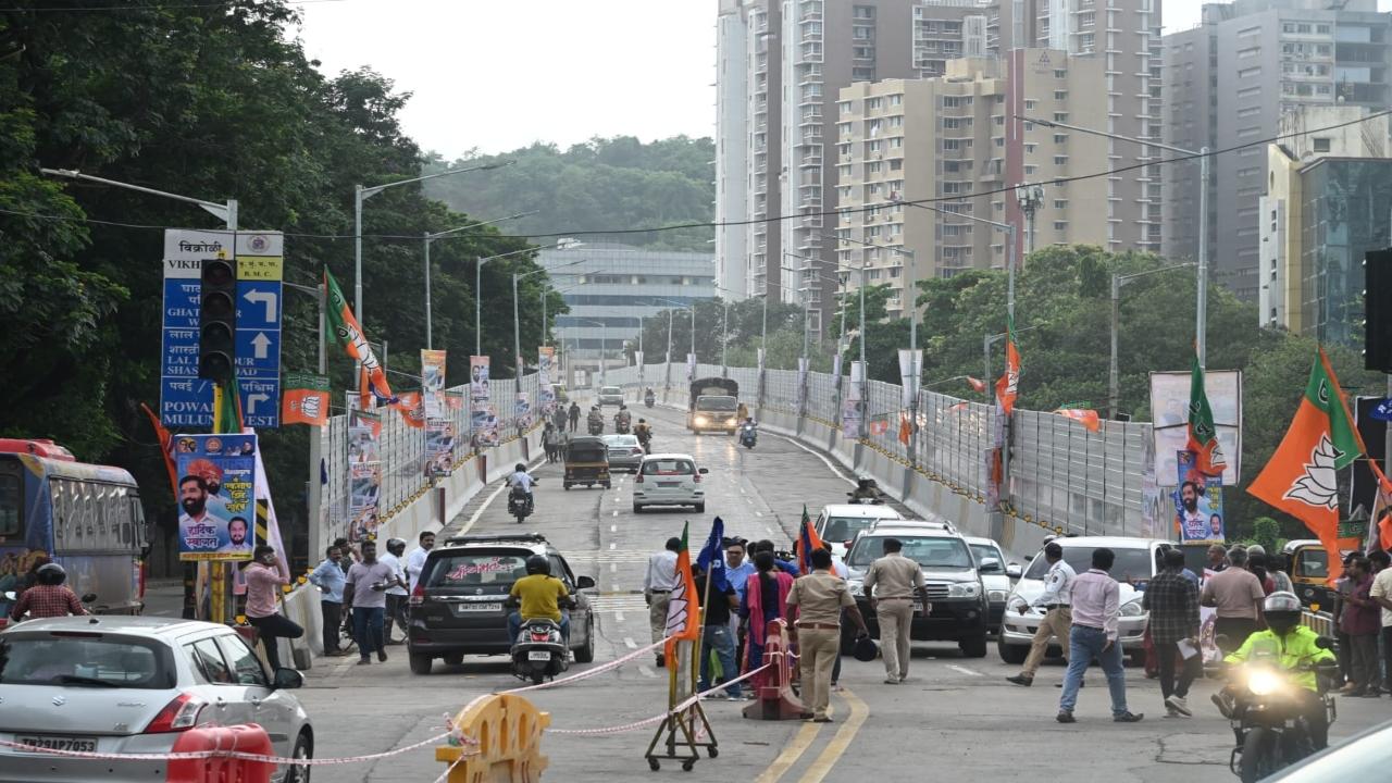 The Mumbai civic body's Roads and Traffic Department has constructed a designated traffic bay on the western side of the flyover.