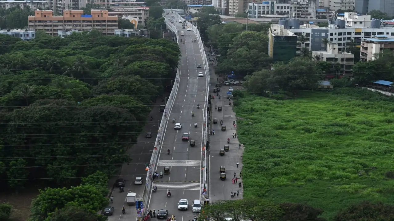 Mumbai's Vikhroli bridge opened to traffic without formal inauguration