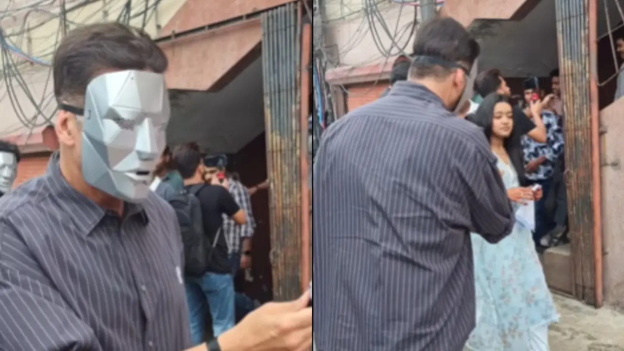 Akshay Kumar goes undercover, stands outside theatre for Housefull 5 reaction