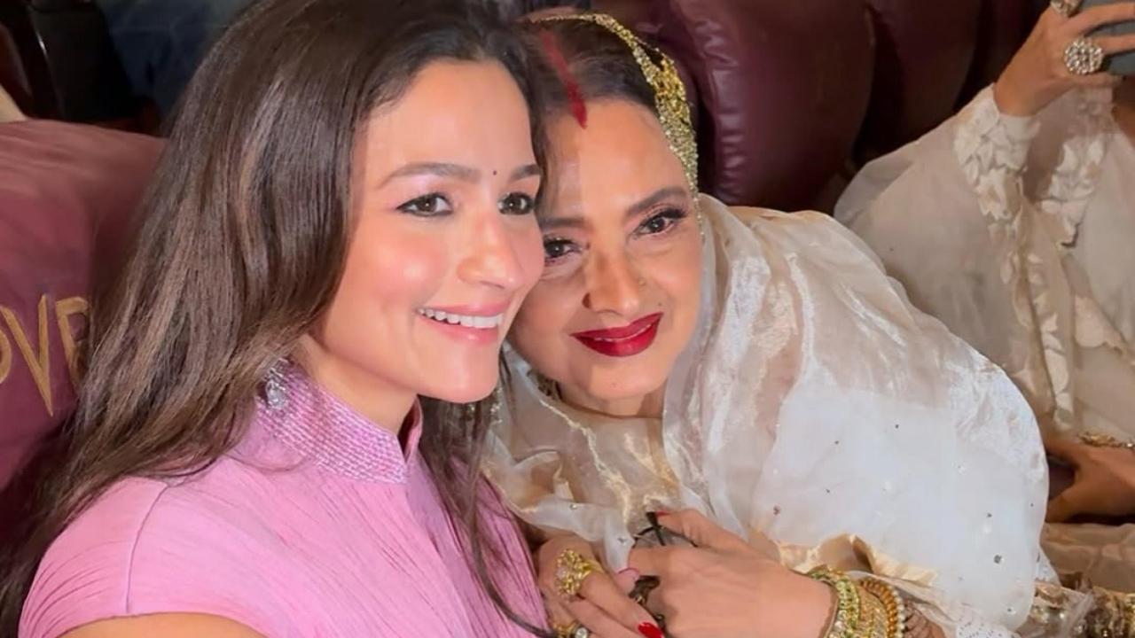 Alia recreates Rekah`s Silsila look, intenet says `Silsila rukhna nahi chahiye`
