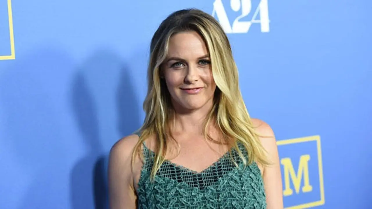 Alicia Silverstone’s son joins her at Clueless 30th anniversary event