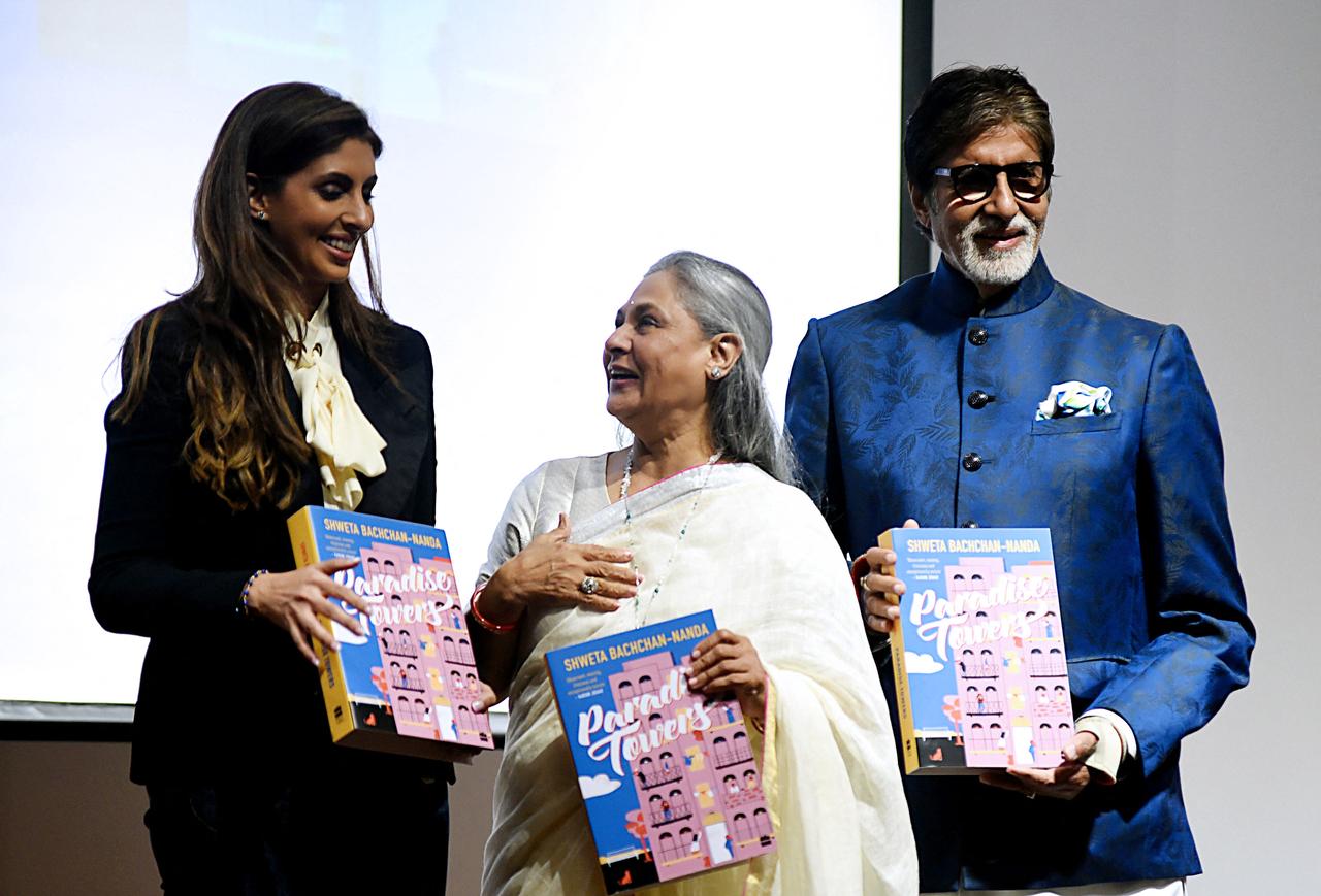 Bollywood actors Amitabh Bachchan and Jaya Bachchan pose for a picture with their daughter Shweta Bachchan Nanda during the book launch of Shweta's debut novel 'Paradise Towers' in Mumbai on October 10, 2018