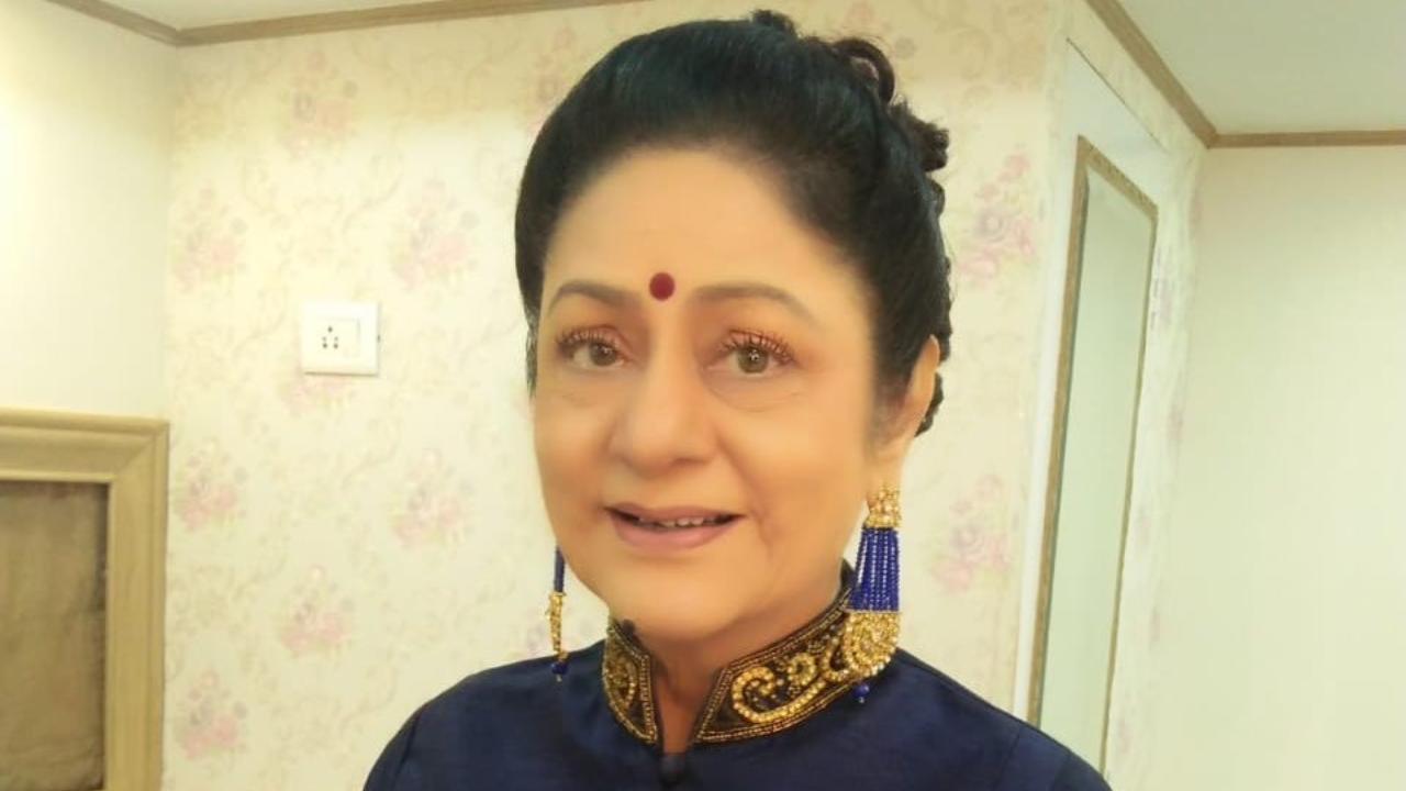 Aruna Irani recently opened up about her cancer diagnosis and how she battled the deadly disease twice. She also revealed that she rejected taking chemotherapy. Read full story here