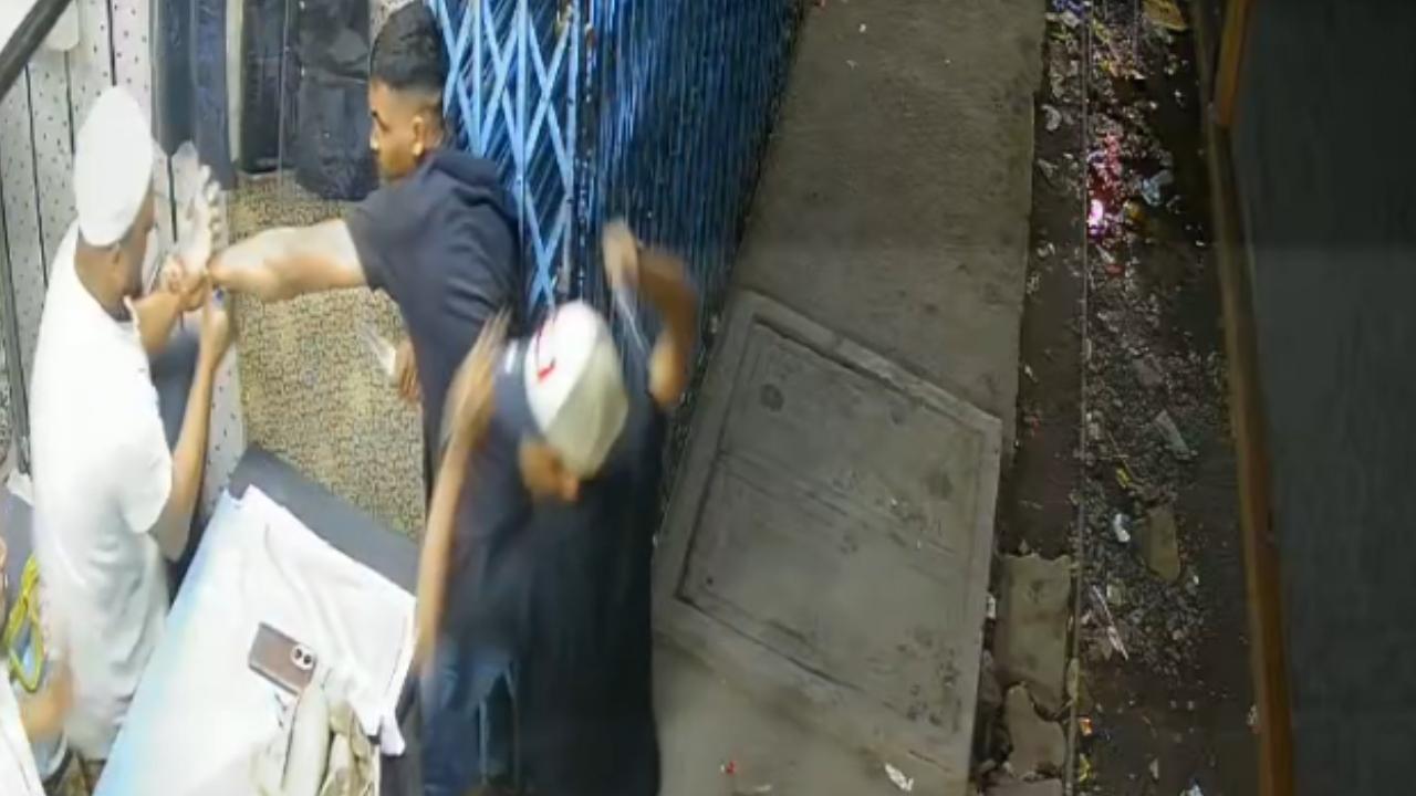 Mumbai: 45-year-old man stabbed multiple times in Trombay; attack caught on CCTV