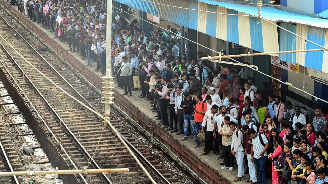 Borivali Railway Station
On one hand, critics argue that the railway system has long been plagued by poor infrastructure, lack of adequate services during peak hours, and minimal crowd management, forcing people to travel in unsafe conditions