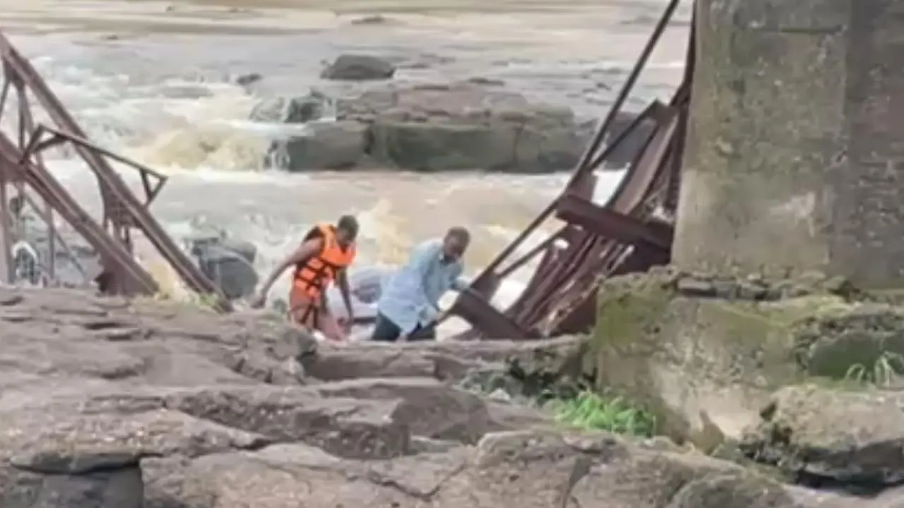 Mumbai LIVE: Two killed as bridge collapses on Indrayani river near Pune