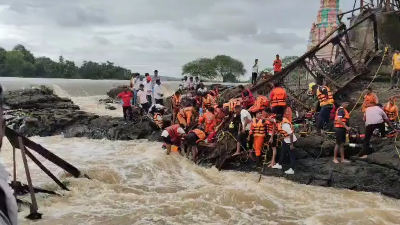 Union Home Minister Amit Shah spoke to Maharashtra Chief Minister Devendra Fadnavis and enquired about the situation on the ground following the collapse of the bridge