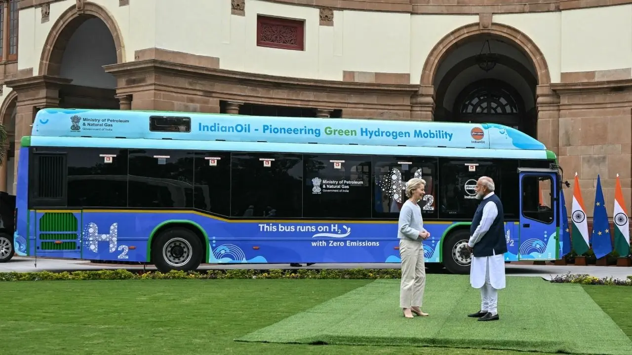 India's Milestone: High Altitude Green Mobility with First Hydrogen Buses in Ladakh