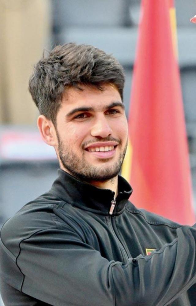 Carlos Alcaraz eyes third Wimbledon title in a row