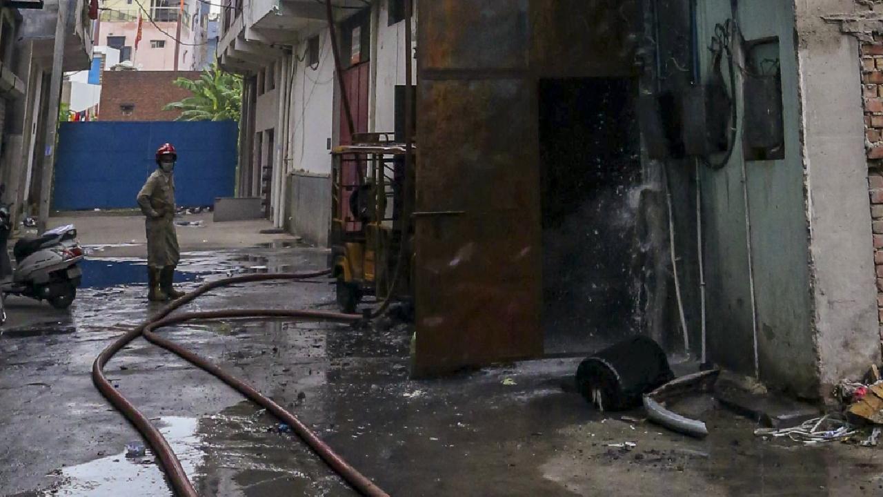 According to police, a PCR call regarding the blaze was received at Budh Vihar Police Station at 7.29 pm on Tuesday, following which the emergency officer along with local police staff rushed to the spot at Rana Complex, Gate No. 2, Rithala, where several people were reported trapped inside a burning building