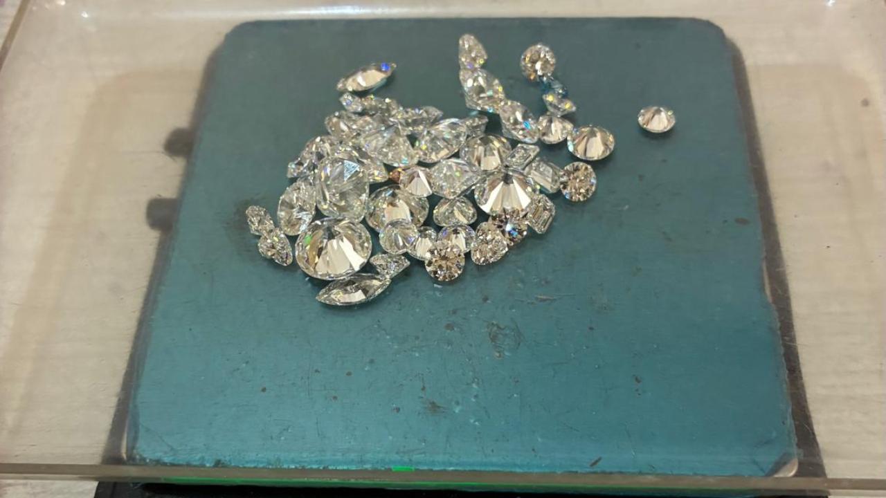 Mumbai Customs seize diamonds, foreign currency worth Rs 1.07 crore at airport