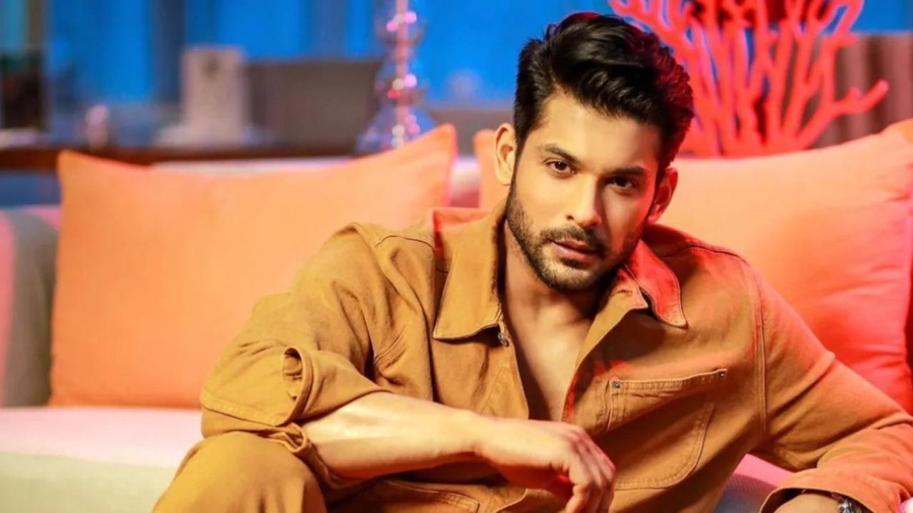 Sidharth Shukla (age 40)
Television and Bigg Boss 13 star Sidharth Shukla died on September 2, 2021, after suffering a sudden heart attack at home in Mumbai. He was declared dead on arrival at Cooper Hospital