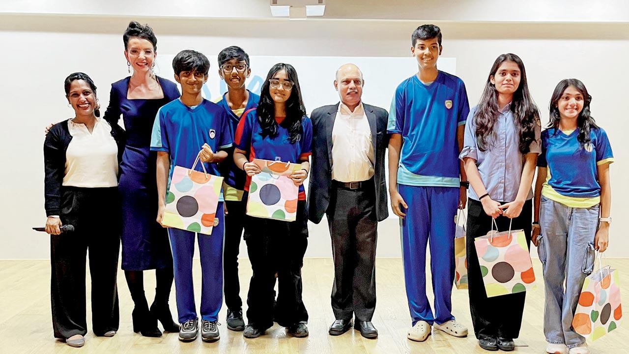 The winning team with Tanya K of Austrade, Susie Ho of Monash, and MS Unnikrishnan of IITB-Monash Research Academy