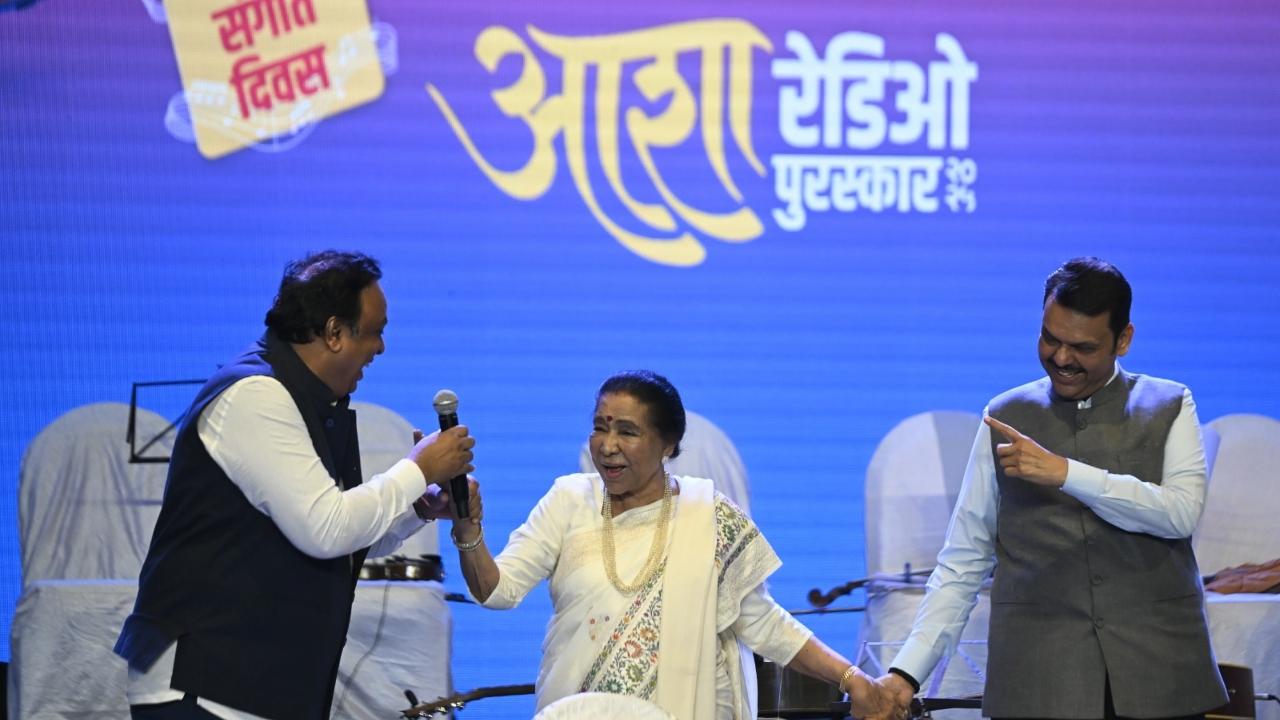 Speaking at the event, Asha Bhosle said, 