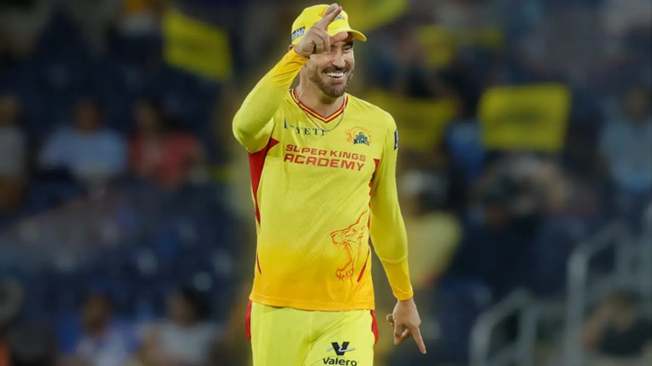 WATCH: Faf du Plessis celebrate his 53-ball century against MI New York in MLC