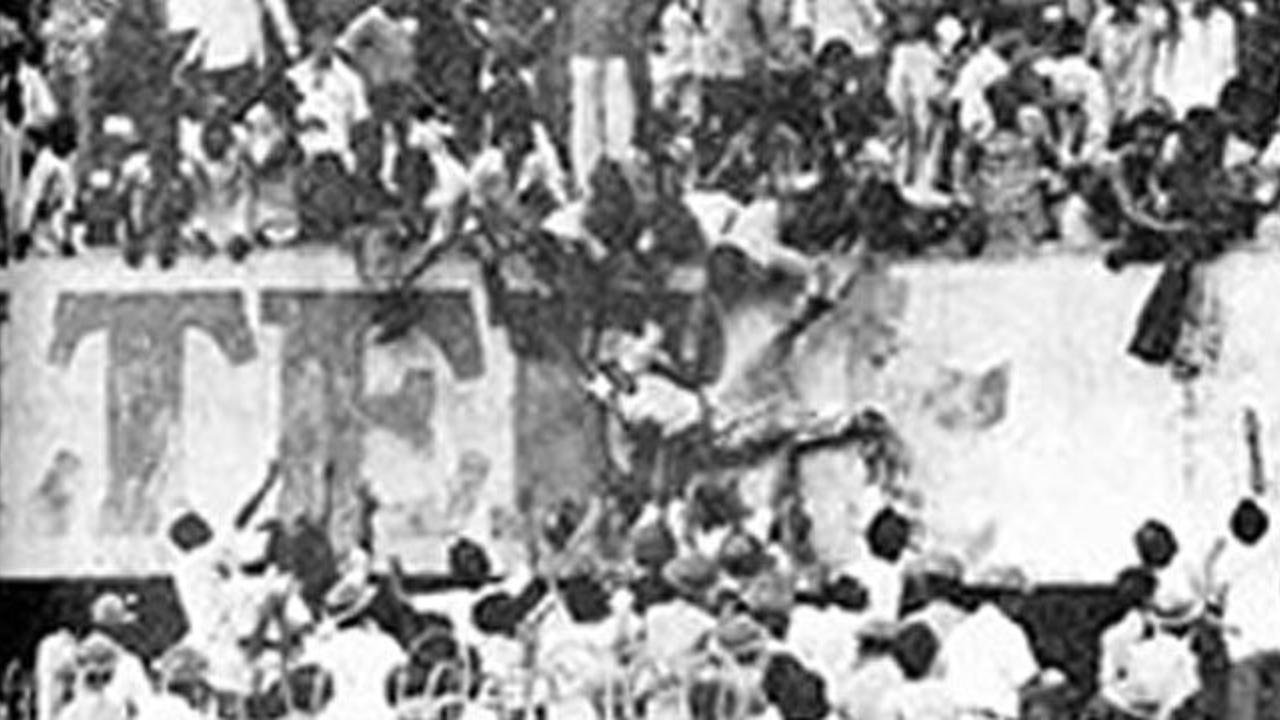 On August 16, 1980, Kolkata football derby between arch rivals Mohun Bagan and East Bengal that took place at the Eden Gardens (there was no Salt Lake Stadium then) witnessed a massive clash between the supporters of two teams, leading to 16 deaths. (Photo: @SuperpowerFb/X)