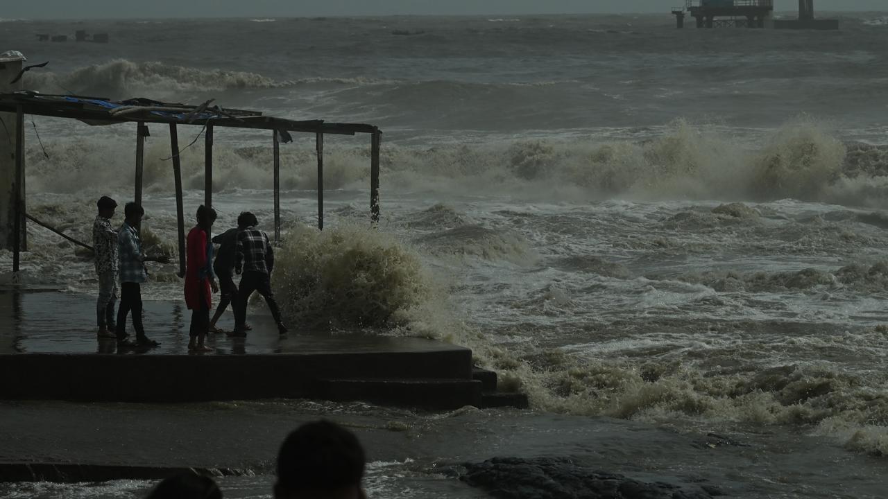 IN PHOTOS: Hightide hits Mumbai coast as rains take a pause