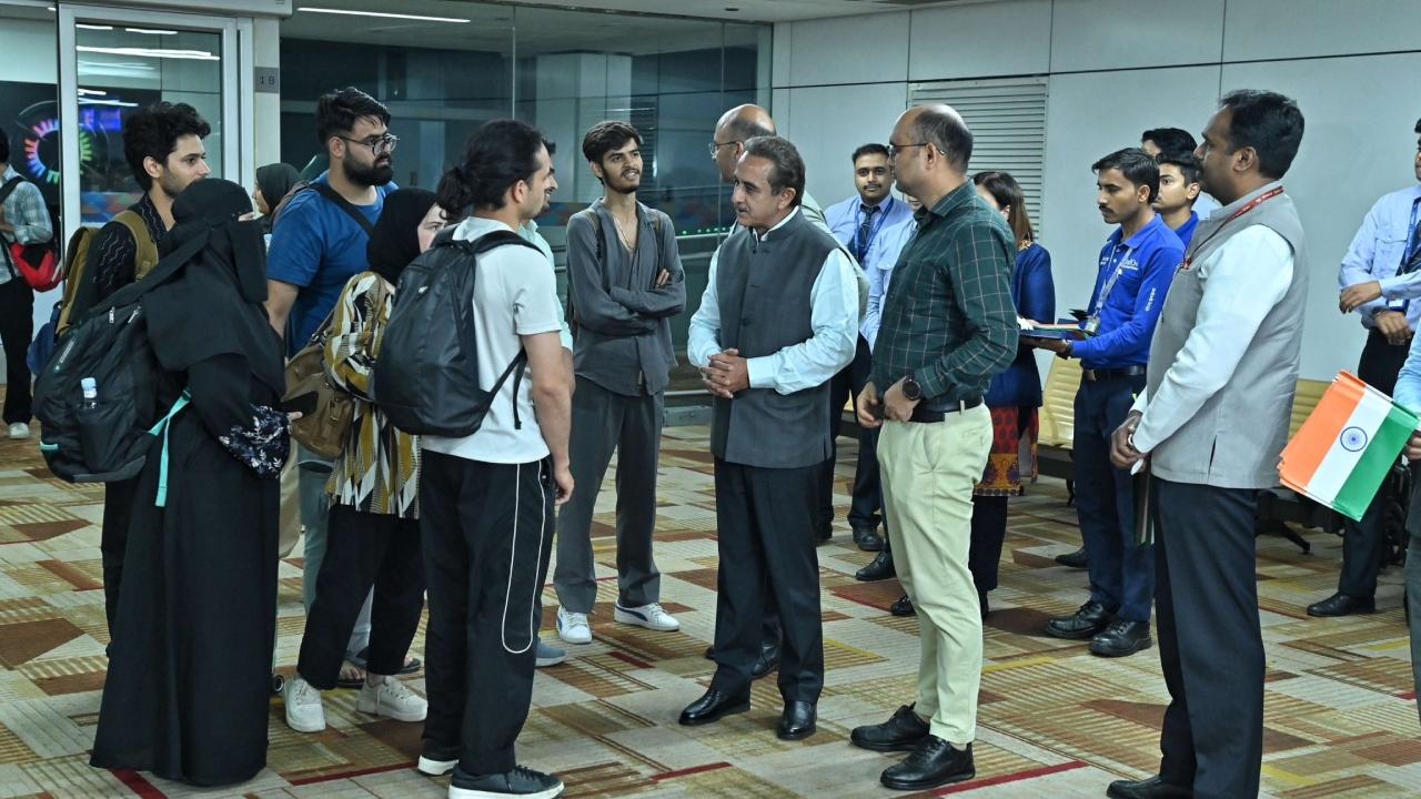 The MEA advised Indian nationals in Iran to stay in touch with the Indian Embassy in Tehran through its emergency helpline, and with the 24x7 Control Room established by the Ministry of External Affairs in New Delhi