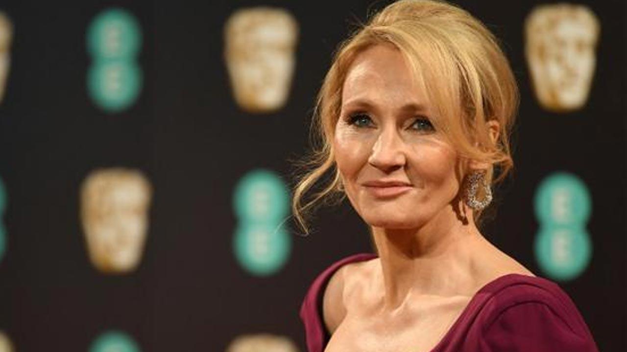 J.K. Rowling comes out in support of ‘Harry Potter’ series