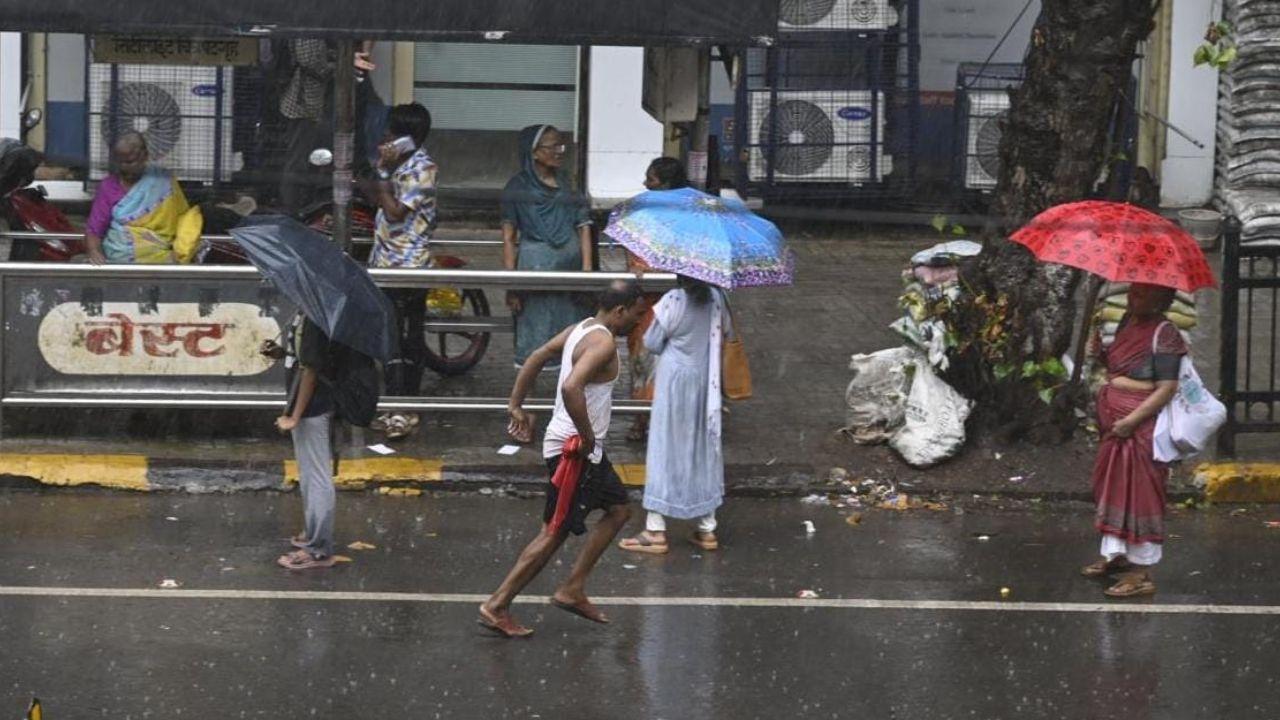 Meanwhile, the Colaba observatory reported a high of 33.4 degrees Celsius and a low of 23.8 degrees Celsius, as per the latest Mumbai weather updates
