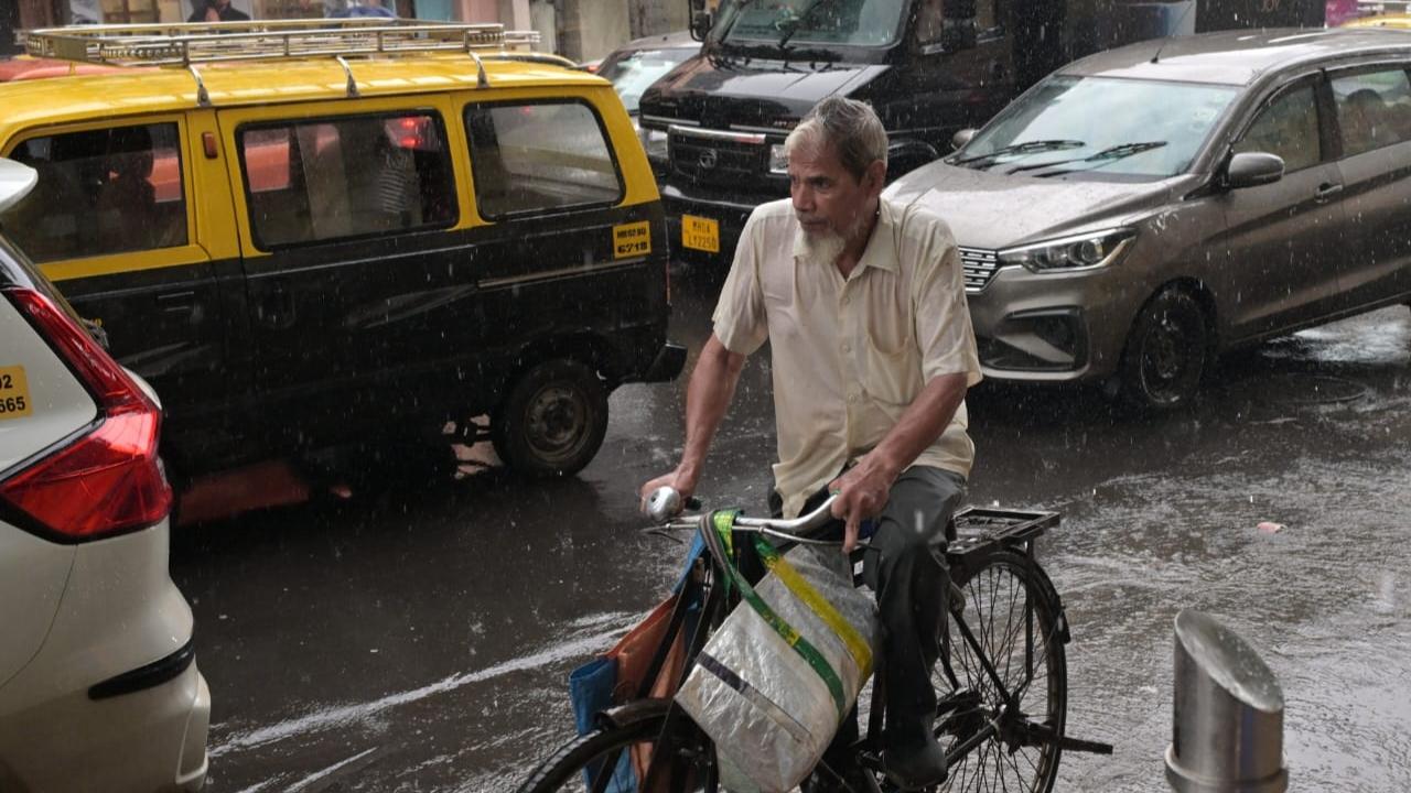 Earlier, between 8 am on June 3 and 8 am on June 4, the island city recorded 21.91 mm of rainfall