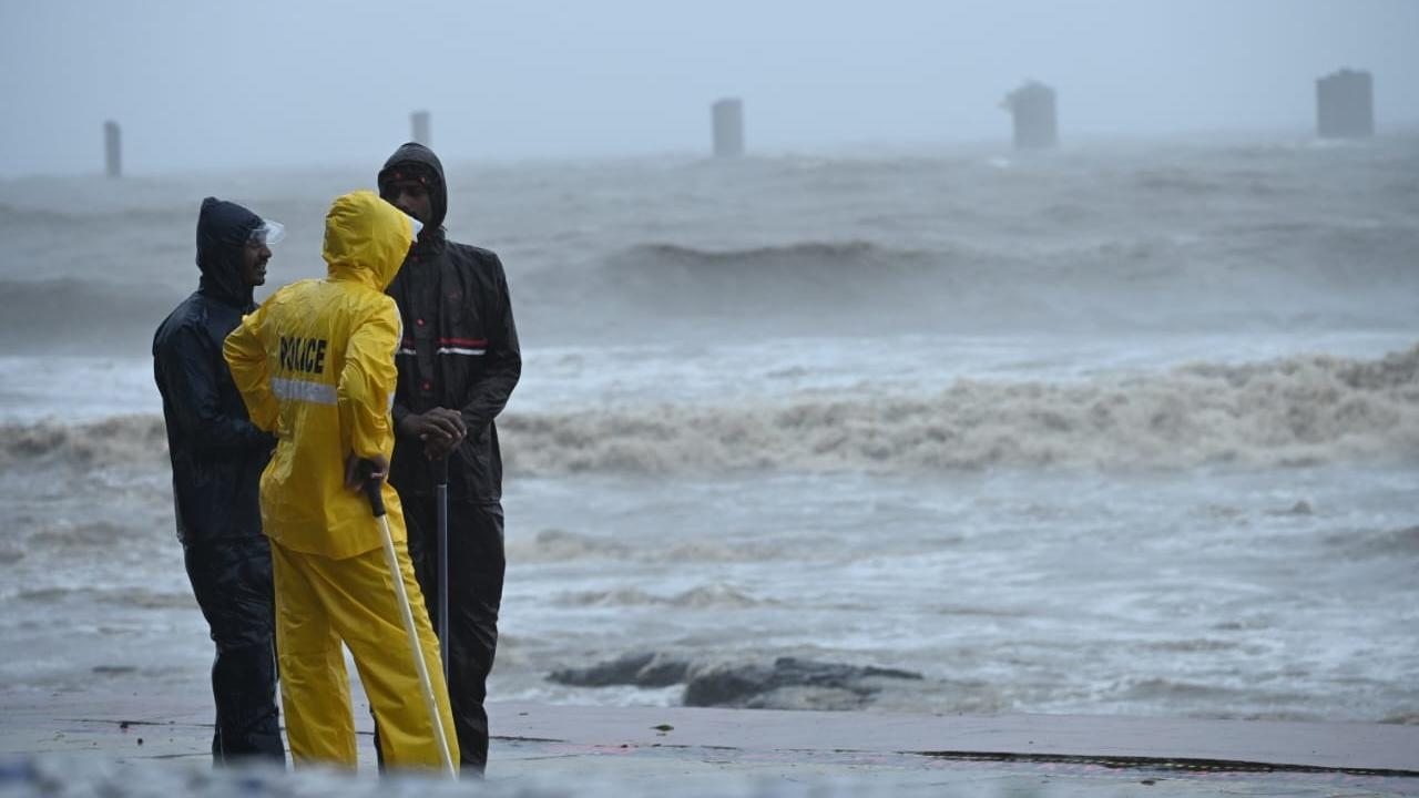According to civic officials, the island city recorded an average rainfall of 95 mm, while the eastern and western suburbs recorded 58 and 75 mm rainfall, respectively, in 24 hours, ending at 8 am
