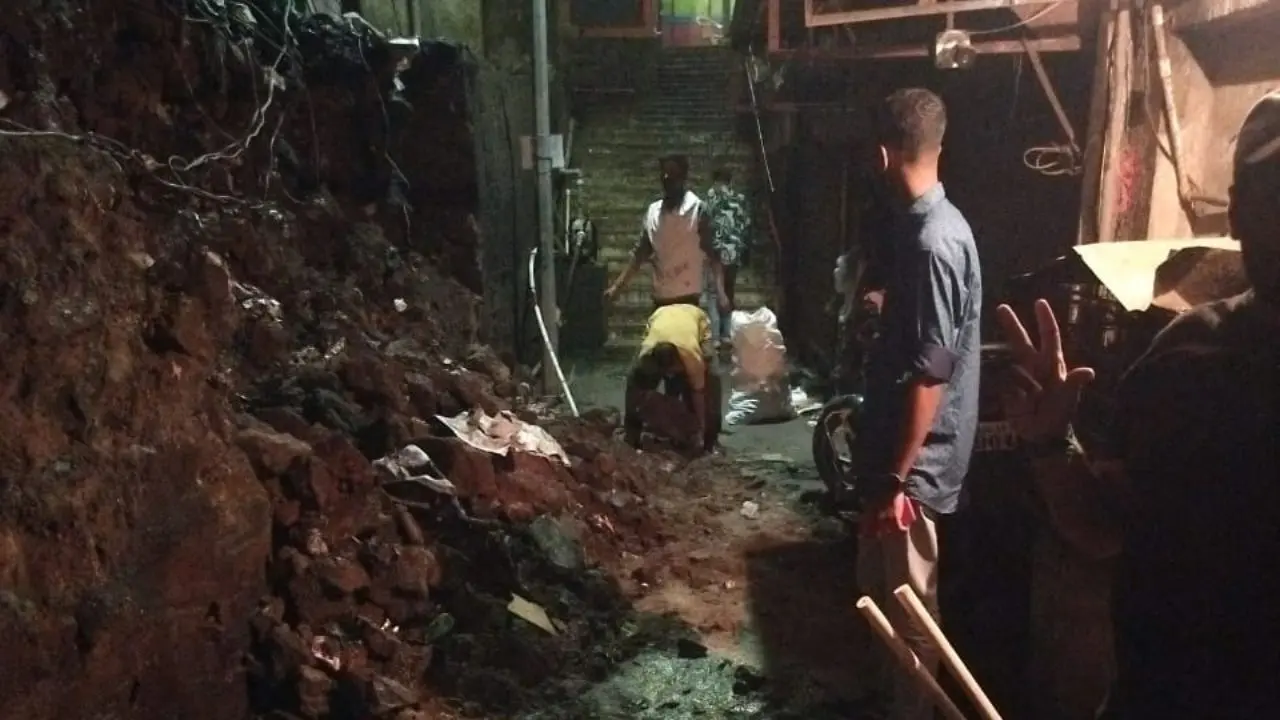 Mumbai: Compound wall collapses near Nobel House in Mumbra, no injuries