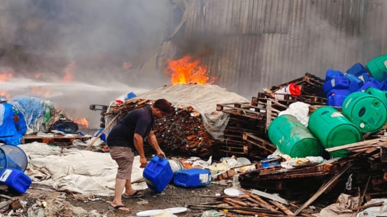IN PHOTOS: Fire breaks out at godown in Thane district of Maharashtra