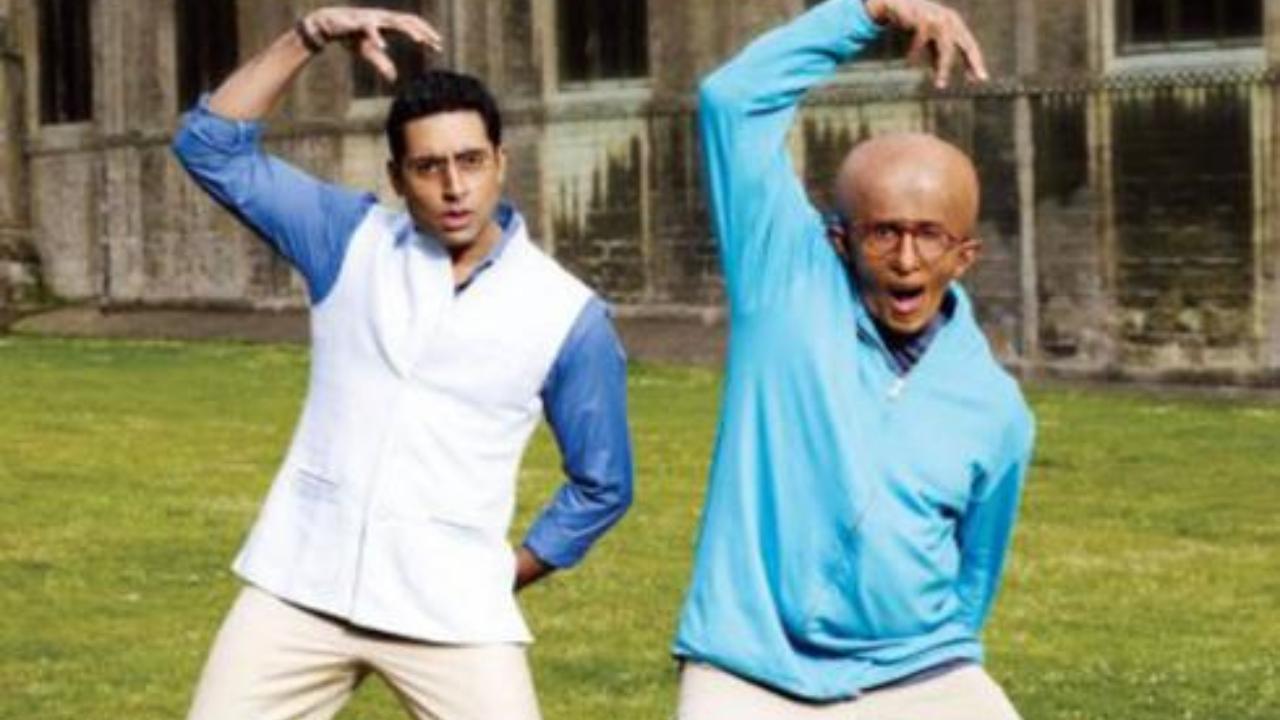 Abhishek Bachchan with Amitabh Bachchan (Paa)
In Paa (2009), Amitabh and Abhishek Bachchan swapped real-life roles, with Amitabh as a child with a rare disorder and Abhishek as his father. Their heartfelt performances and R. Balki’s sensitive storytelling made it a memorable and unconventional portrayal of a father-son bond in Bollywood