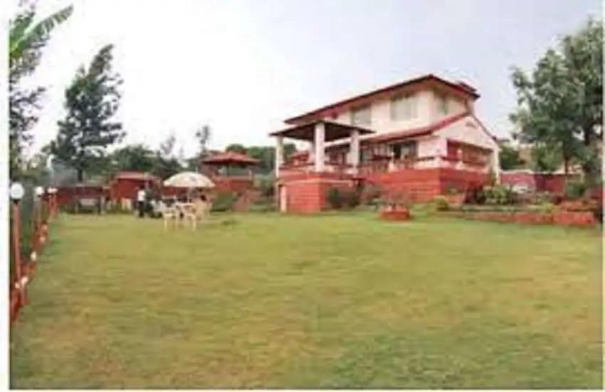 He also owns a farmhouse in Panchgani in Maharashtra, which is reportedly valued at Rs 75 crore.