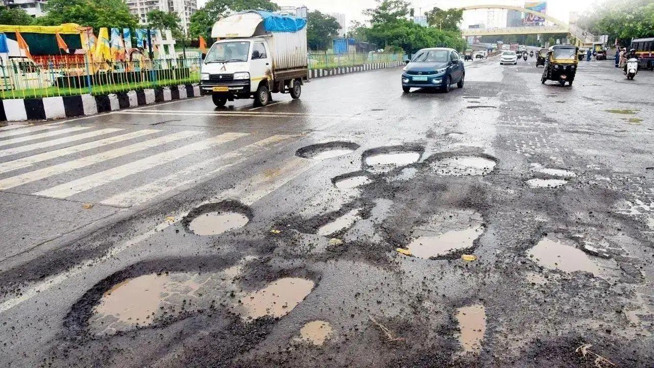 Mumbai News LIVE Updates: BMC launches citizen app to fix potholes