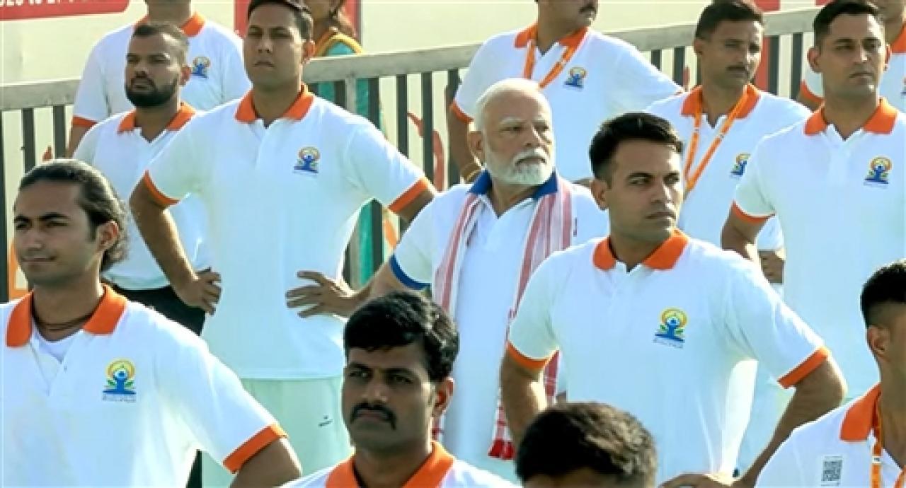 Int'l Yoga Day 2025 LIVE Updates: PM Modi urges global partnership through yoga