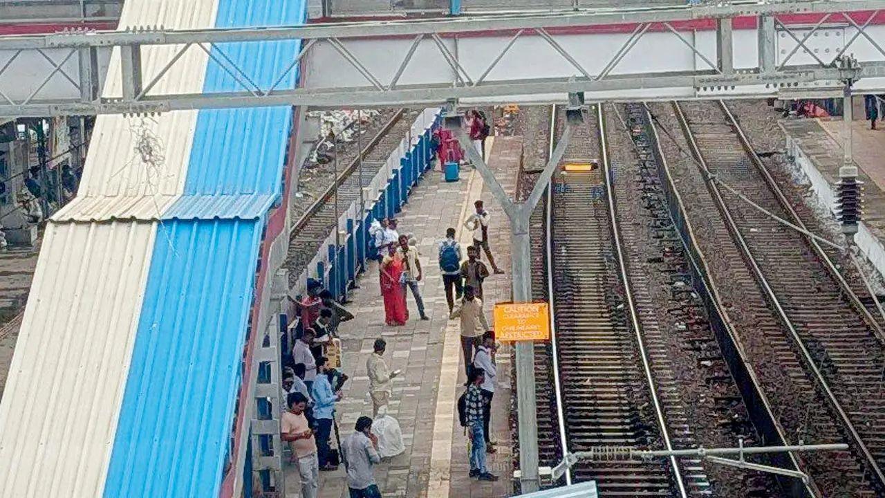 In Western Railway’s Dadar station, platform 4 has uncovered patches at  both ends