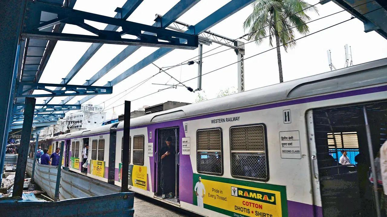 In Malad, a new steel temporary platform 1 is operational for commuters, but entirely without roofing. “A roof was essential. At least a temporary shade should have been put up,” said commuter Kshitija Jog